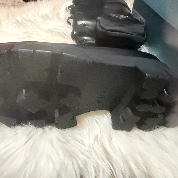 Black High-Top Boots with Side Pouch - Picture 6 of 8